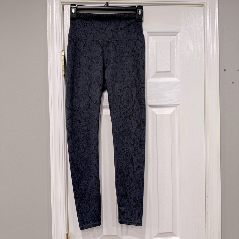 All Fenix Anthropologie Navy Snake Skin 7/8 Legging Medium Blue Tights Womens